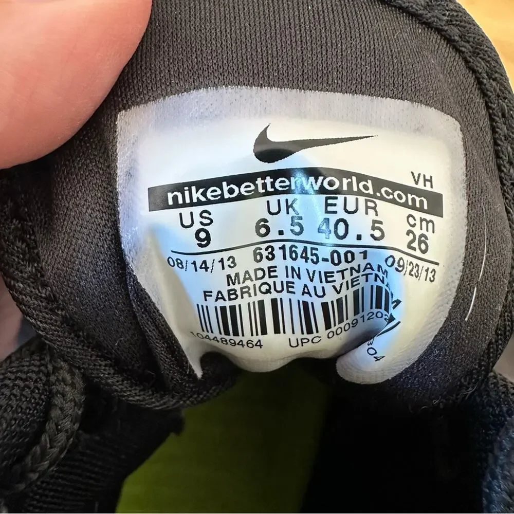Nike WMNS Roshe Court size 9 black white color way